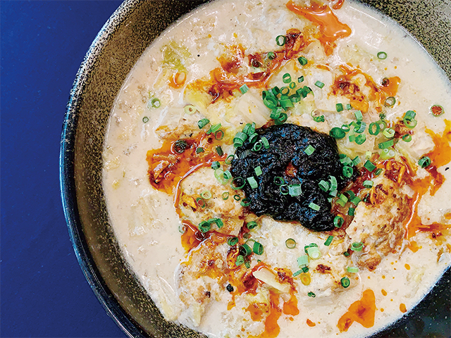 It's a big gathering of Momoya products! Chicken Meatball Cream Stew